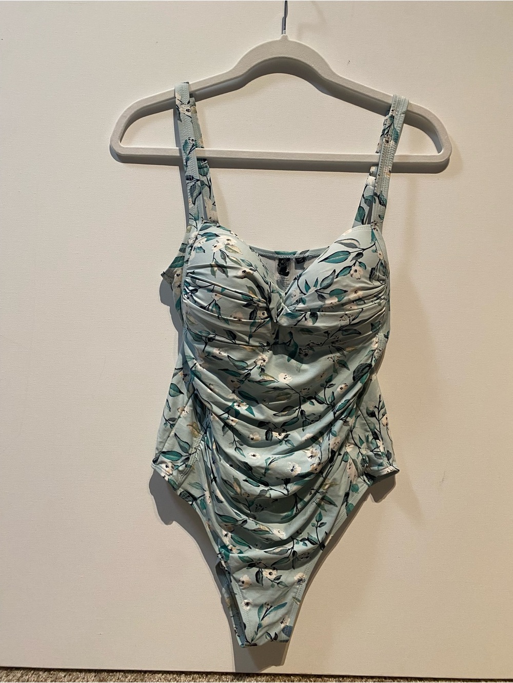 Nip Tuck Women’s Mint Floral One-Piece Swimsuit Size 10